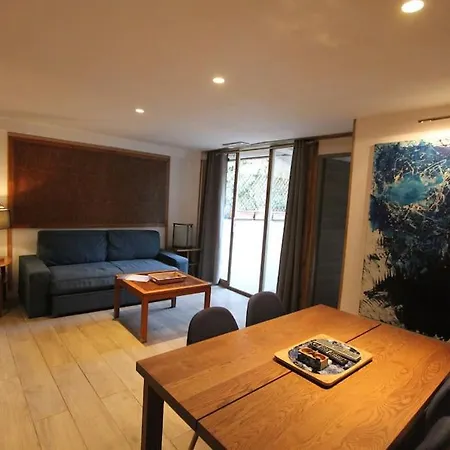 Jolie Avec Veranda Proche De La Place Des Lices *