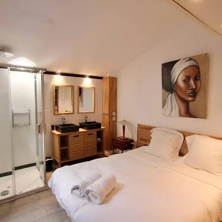 Jolie Avec Veranda Proche De La Place Des Lices * Saint-Tropez