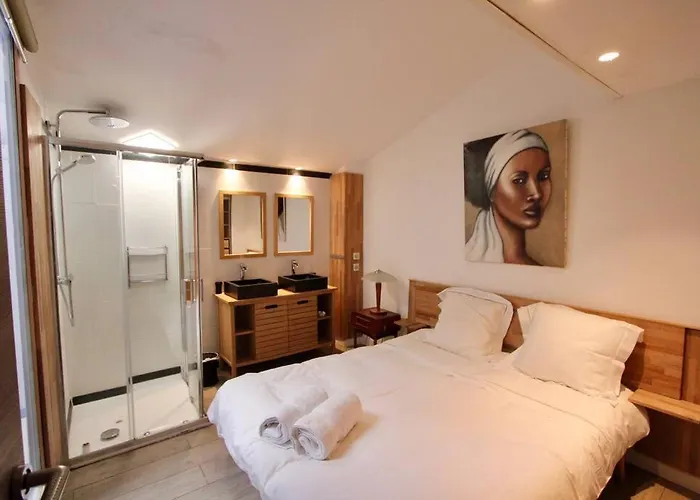 Jolie Avec Veranda Proche De La Place Des Lices * Saint-Tropez